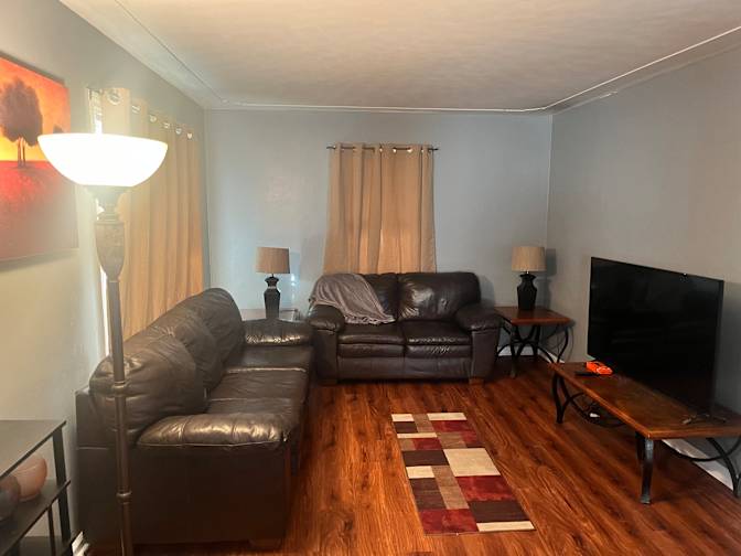 RL Homes's room