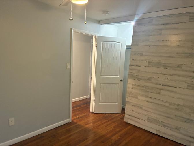 Alcove Rooms's room