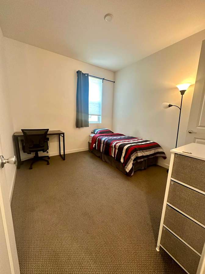 Golden Gate Rentals's room