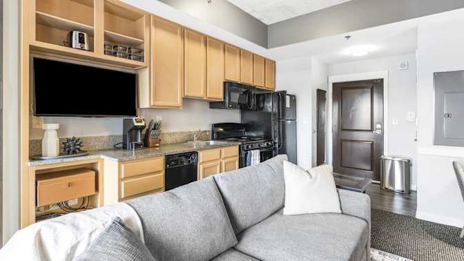 Private furnished room for rent's room