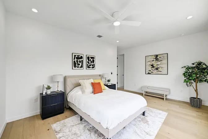 Evelyn's room
