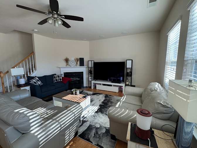 Alcove Rooms's room