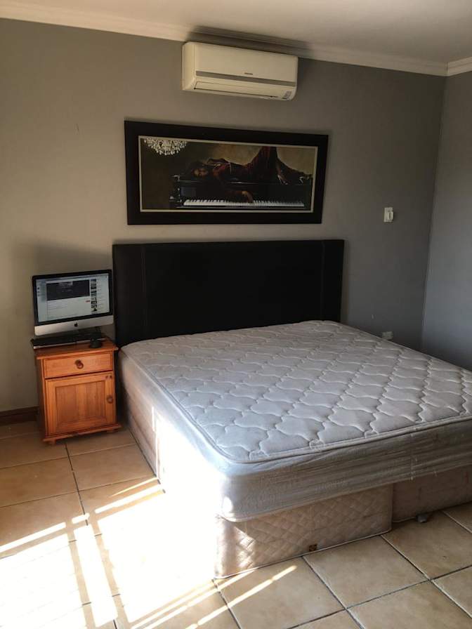 Kelly Mokah's room