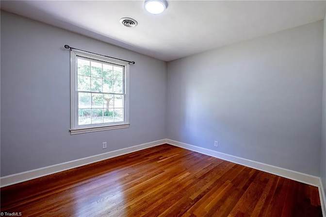 Alcove Rooms's room