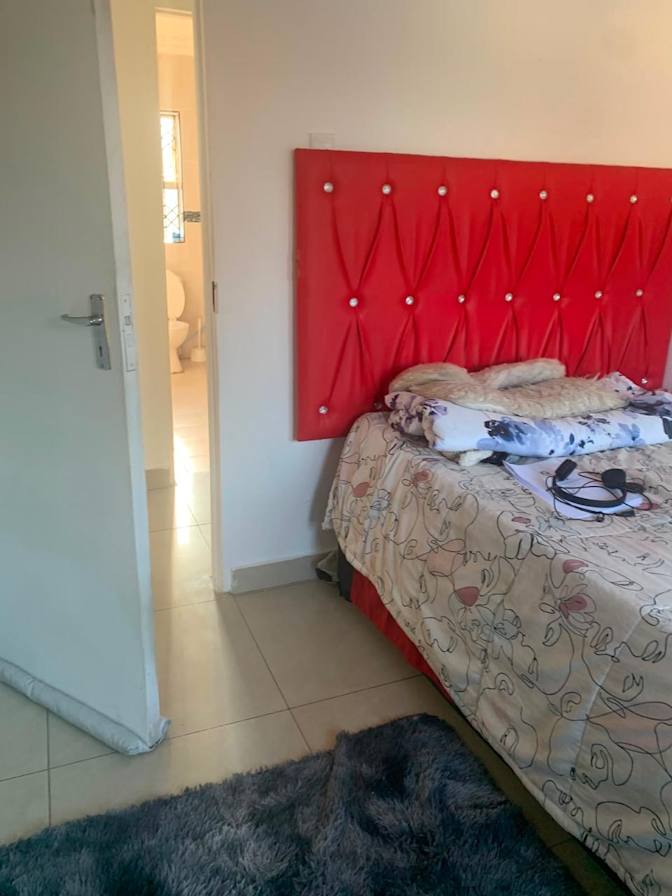phelisa's room