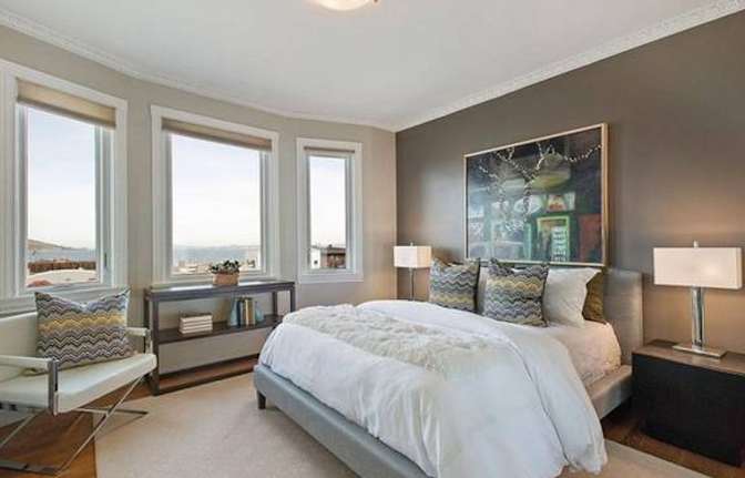Leona's room