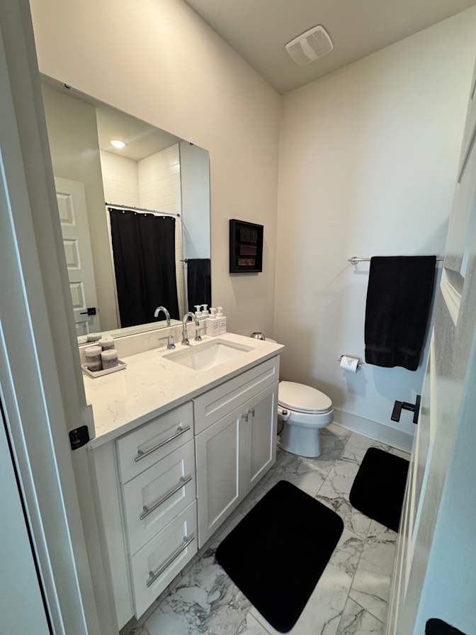 Alcove Rooms's room