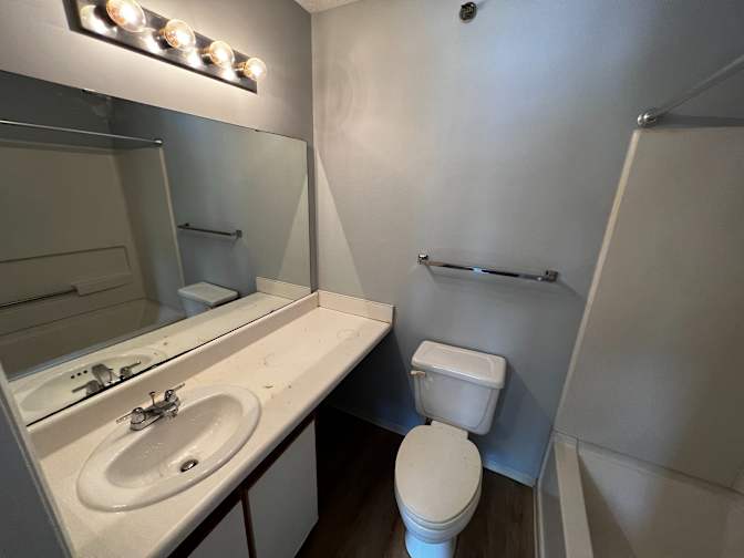 Alcove Rooms's room