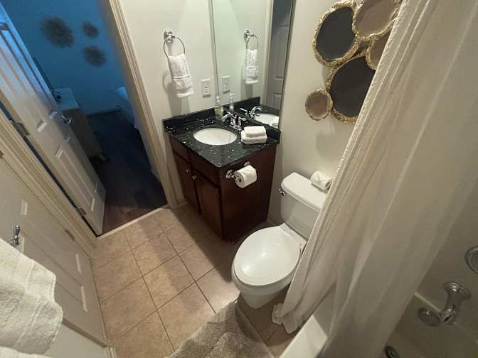 Alcove Rooms's room