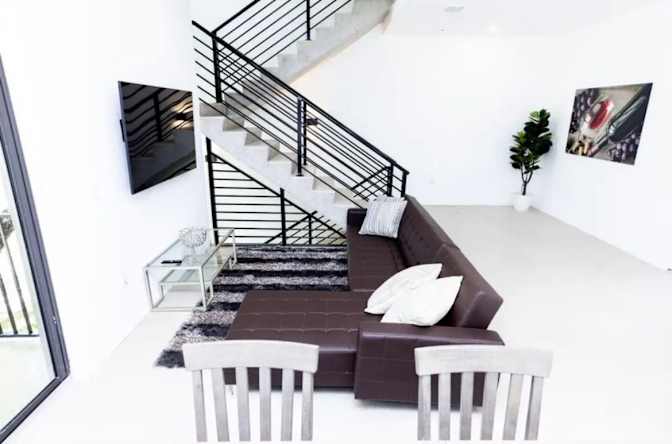Lesmar's room