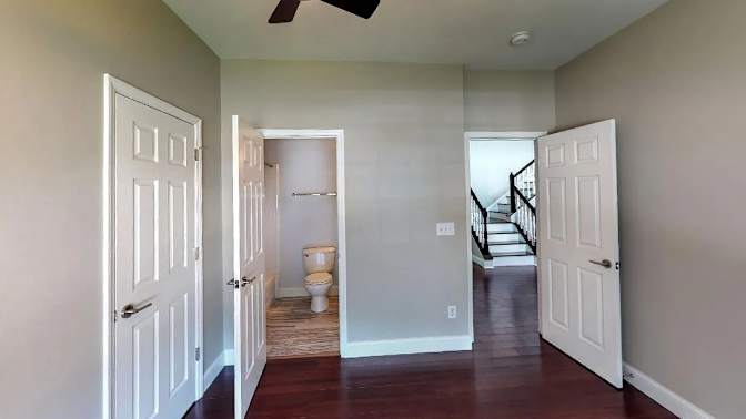 Alcove Rooms's room