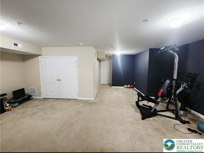 Aaryan Solkar's room