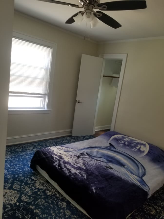 Dee's room