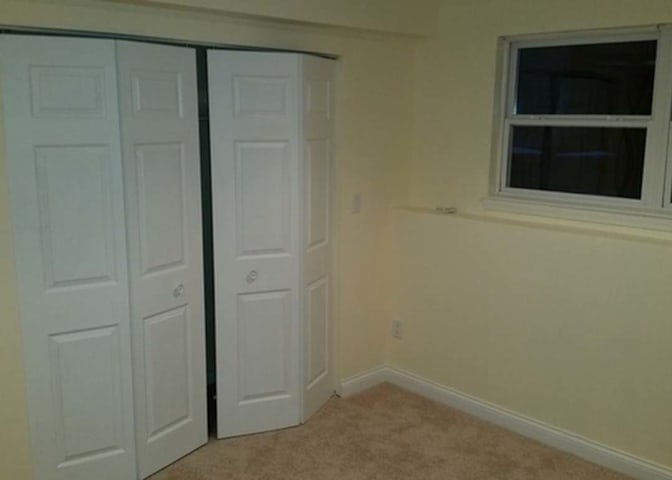 Vinny V's room