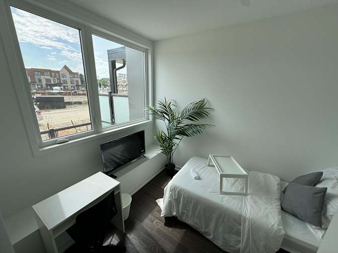 Housingfouryou's room