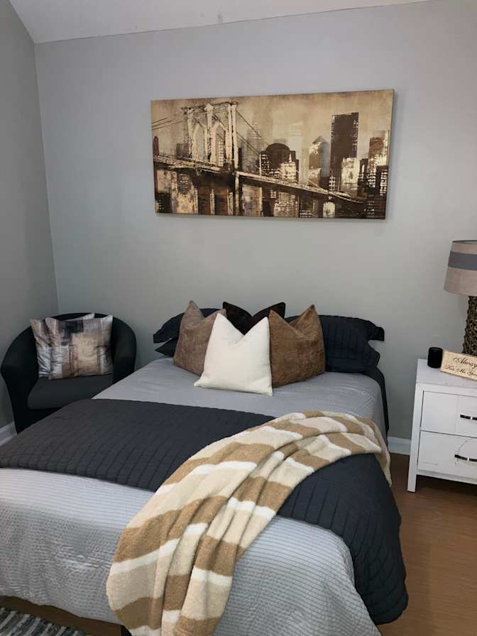 Claudette E Harden's room
