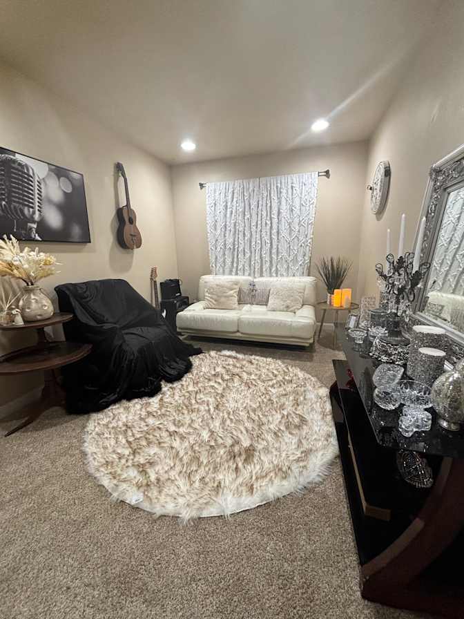 Gina's room