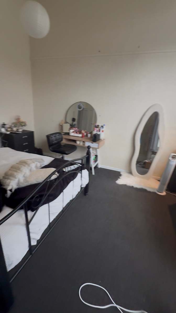Donae's room