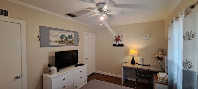 YUNFEI's room