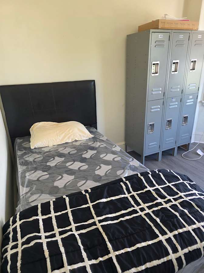 Shakoor's room