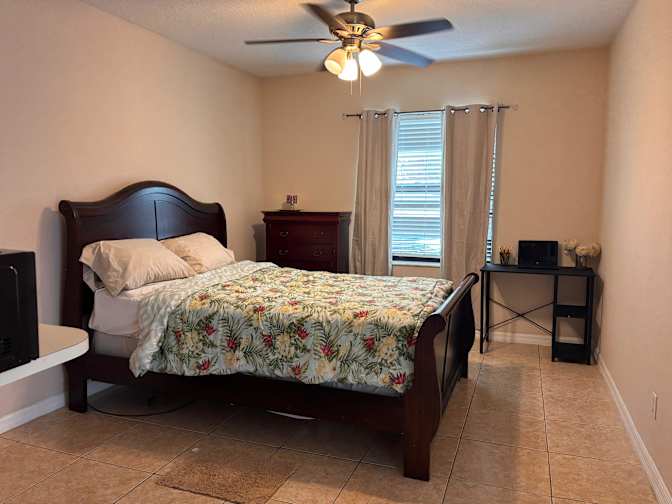 Lisa's room