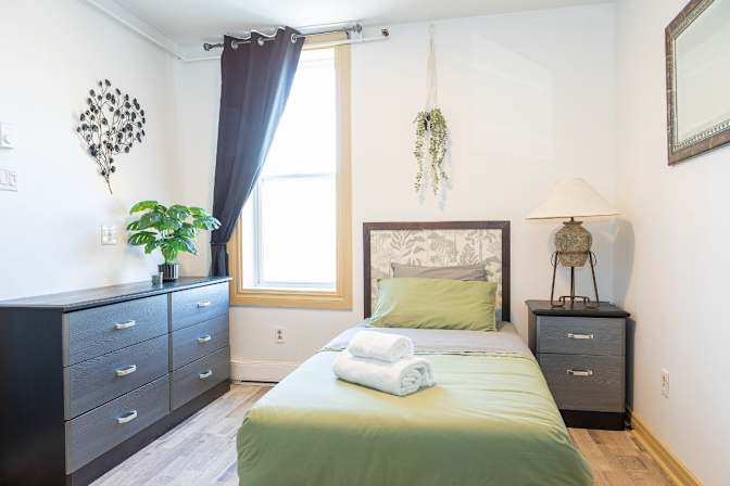 Suzanne's room