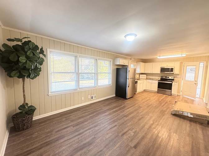 Alcove Rooms's room