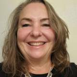 Leslie M Head