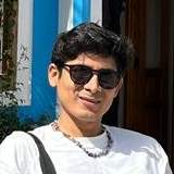 Tomás