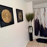 Bedroom-Private Bathroom - available UTSA-LA CANTERA area