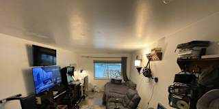 Large PRIVATE BEDROOM with Powder Room Sink - Walk-in Closet - Danbury Connecticut