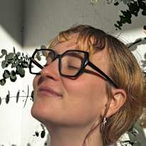 Bronwyn Davis