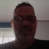 Robert W Tingen