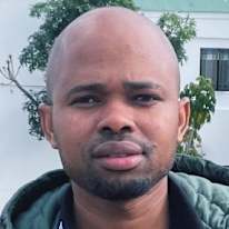 Lwandile Mhlabeni