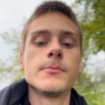 André