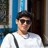 Tomás