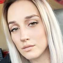 Ashleigh w