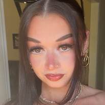 Halle MacMillan