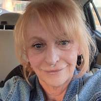Betsy R Knox