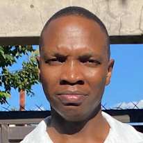 Smangaliso Mqadi