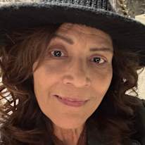 Elizabeth leon