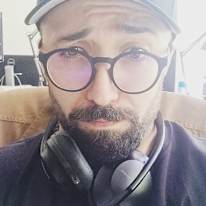 Mo