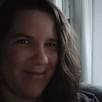 Elizabeth Hunter