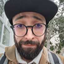 Mo